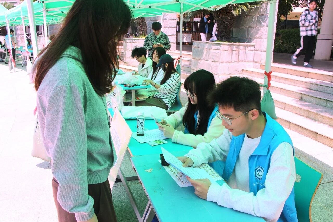 dccac8e2576e72e6b80ba6be65026d81.jpg